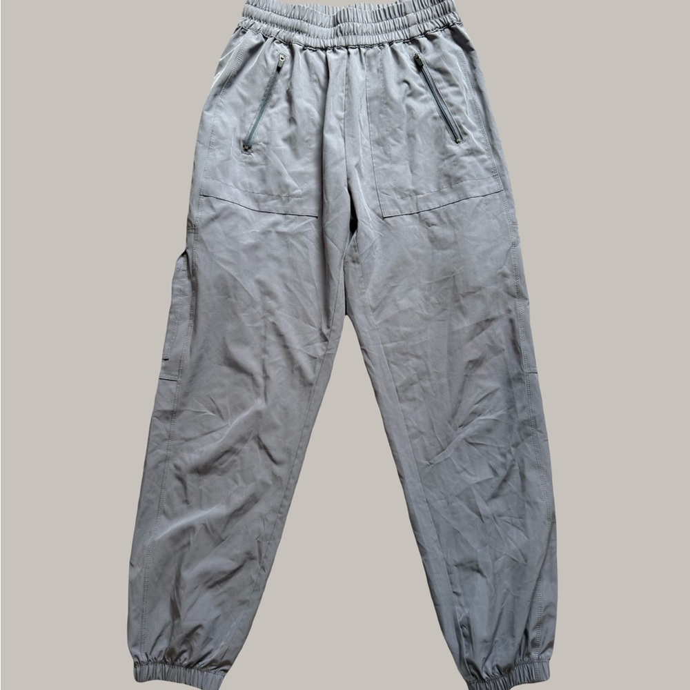 Woman’s Gray Jogger Pants